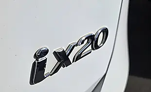 Used 2016 Hyundai iX20 Se Alpine White - Interior and Exterior details 10