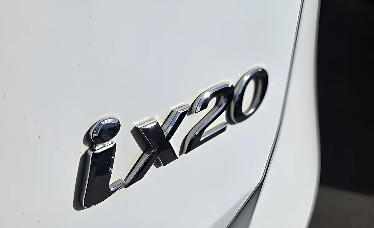 Used 2016 Hyundai iX20 Se Alpine White - Interior and Exterior details 10
