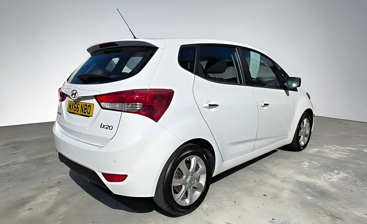 Used 2016 Hyundai iX20 Se Alpine White - Interior and Exterior details 2