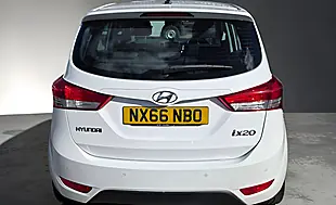 Used 2016 Hyundai iX20 Se Alpine White - Interior and Exterior details 3