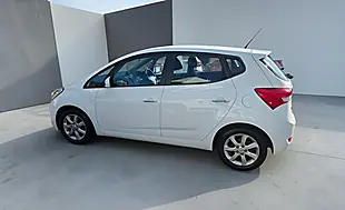 Used 2016 Hyundai iX20 Se Alpine White - Interior and Exterior details 5