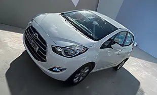 Used 2016 Hyundai iX20 Se Alpine White - Interior and Exterior details 6