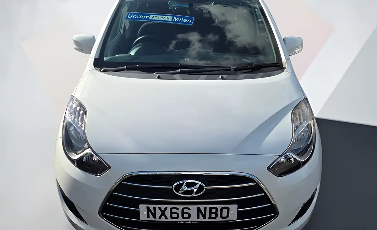 Used 2016 Hyundai iX20 Se Alpine White - Interior and Exterior details 7