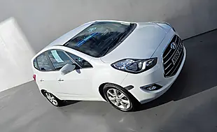 Used 2016 Hyundai iX20 Se Alpine White - Interior and Exterior details 8