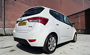 Used 2016 Hyundai iX20 Se Alpine White - Interior and Exterior details 9