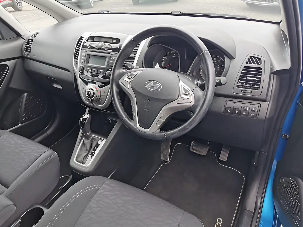 Used 2016 Hyundai Ix20 Se Ara Blue - Interior and Exterior details 8