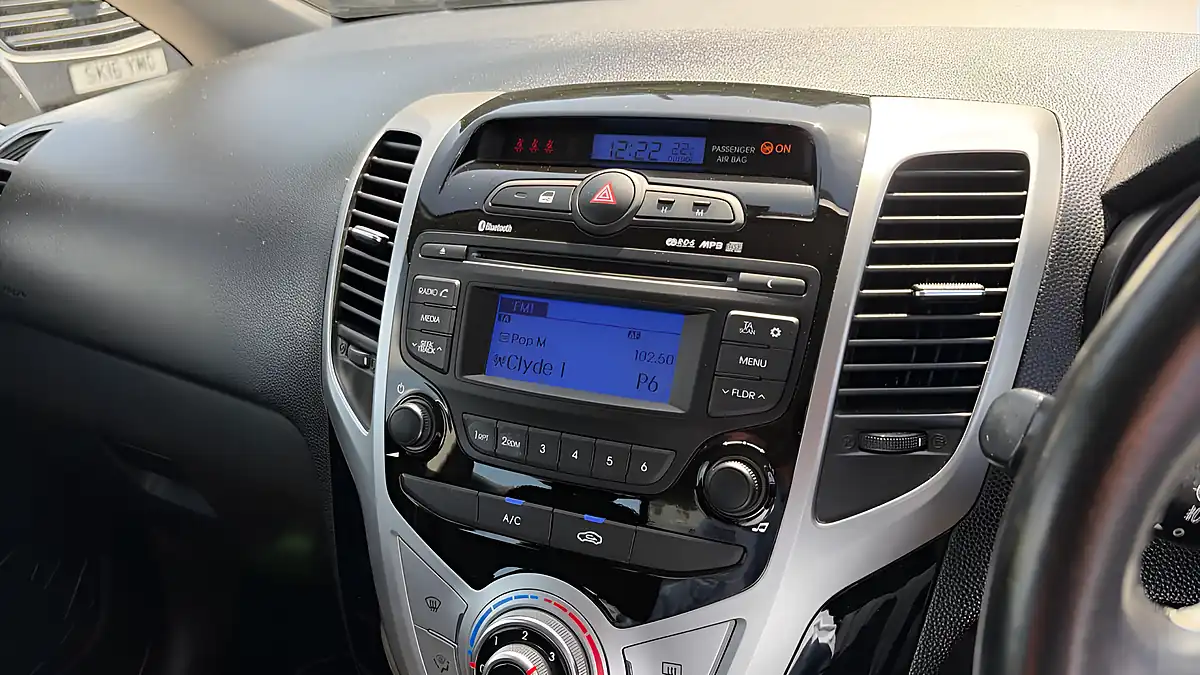 Used 2016 Hyundai Ix20 Se White - Interior and Exterior details 10