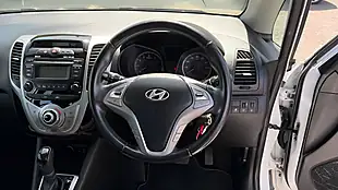 Used 2016 Hyundai Ix20 Se White - Interior and Exterior details 11