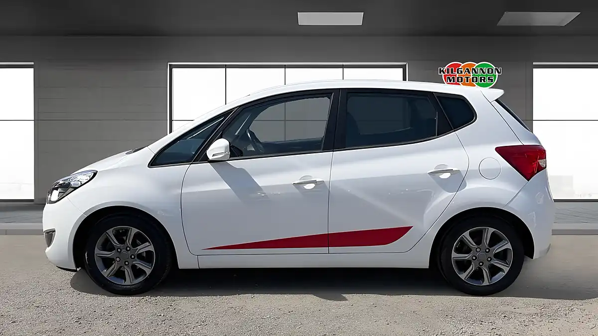 Used 2016 Hyundai Ix20 Se White - Interior and Exterior details 3