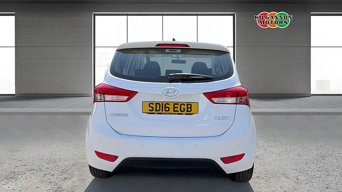 Used 2016 Hyundai Ix20 Se White - Interior and Exterior details 5