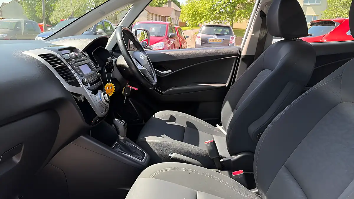 Used 2016 Hyundai Ix20 Se White - Interior and Exterior details 6