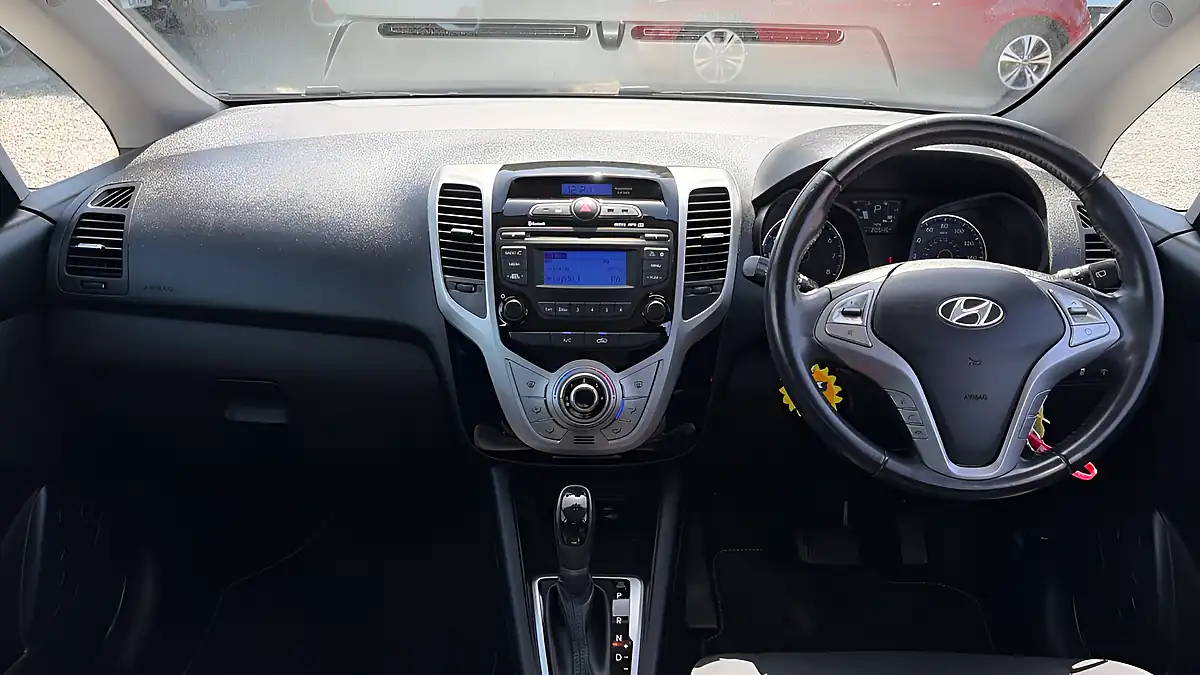 Used 2016 Hyundai Ix20 Se White - Interior and Exterior details 7