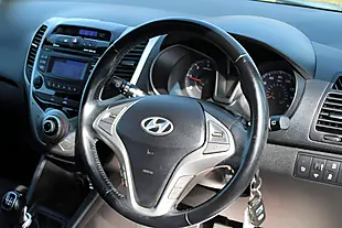 Used 2016 Hyundai ix20 Style White - Interior and Exterior details 14