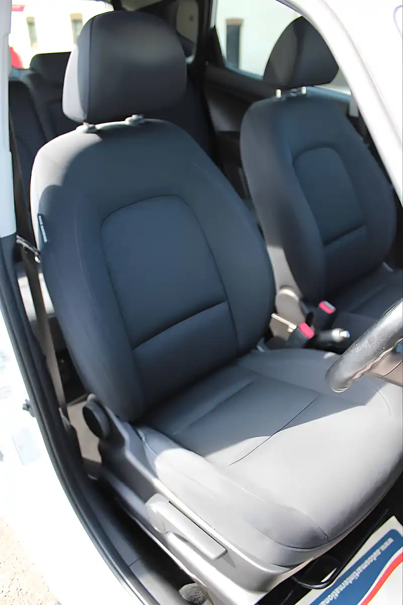 Used 2016 Hyundai ix20 Style White - Interior and Exterior details 18