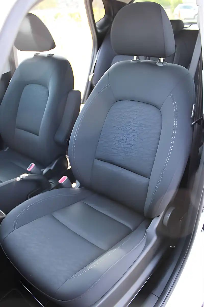 Used 2016 Hyundai ix20 Style White - Interior and Exterior details 19
