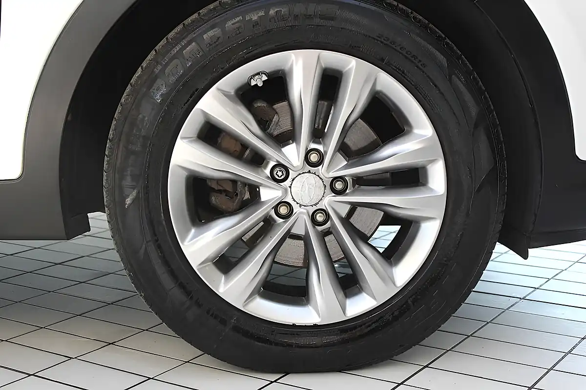 Used 2016 Hyundai Santa Fe Blue Drive Premium White - Interior and Exterior details 12