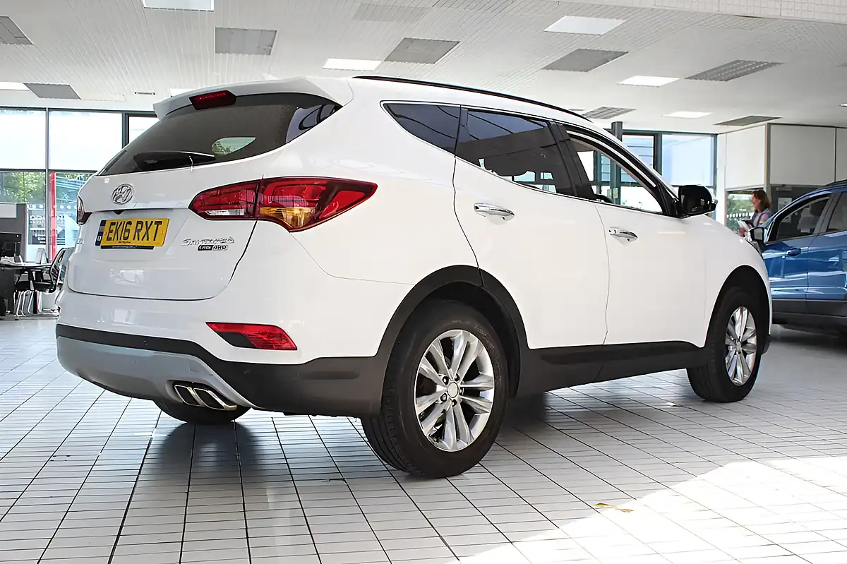 Used 2016 Hyundai Santa Fe Blue Drive Premium White - Interior and Exterior details 13