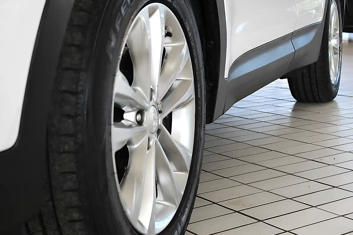 Used 2016 Hyundai Santa Fe Blue Drive Premium White - Interior and Exterior details 6