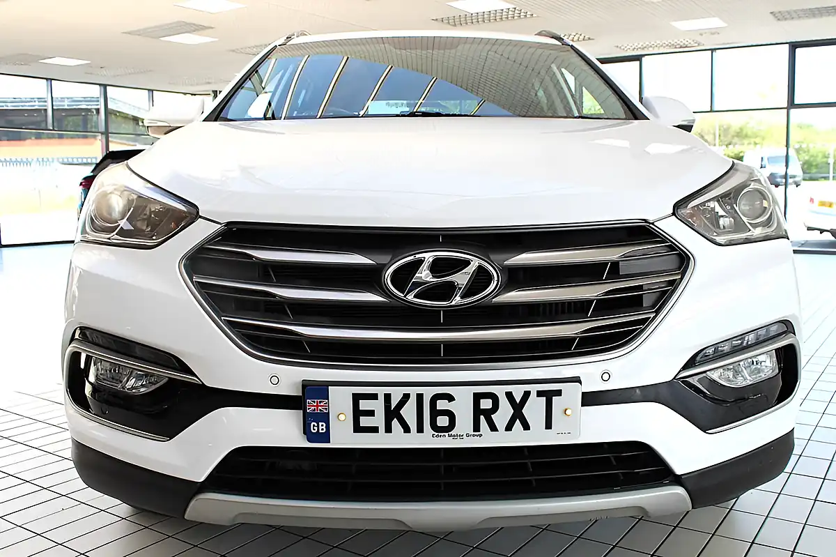 Used 2016 Hyundai Santa Fe Blue Drive Premium White - Interior and Exterior details 8
