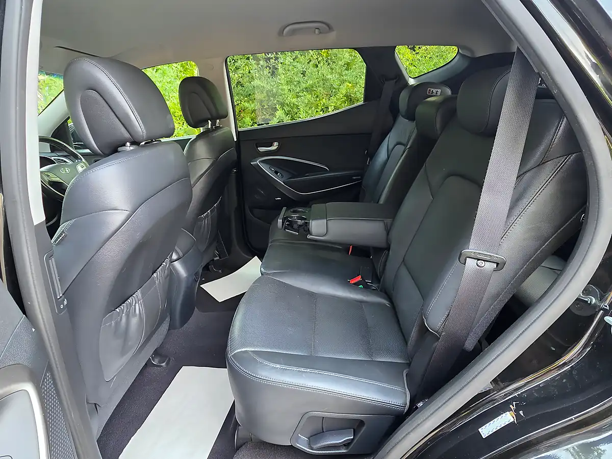 Used 2016 Hyundai Santa Fe Premium Black - Interior and Exterior details 10