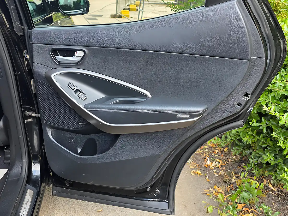 Used 2016 Hyundai Santa Fe Premium Black - Interior and Exterior details 12