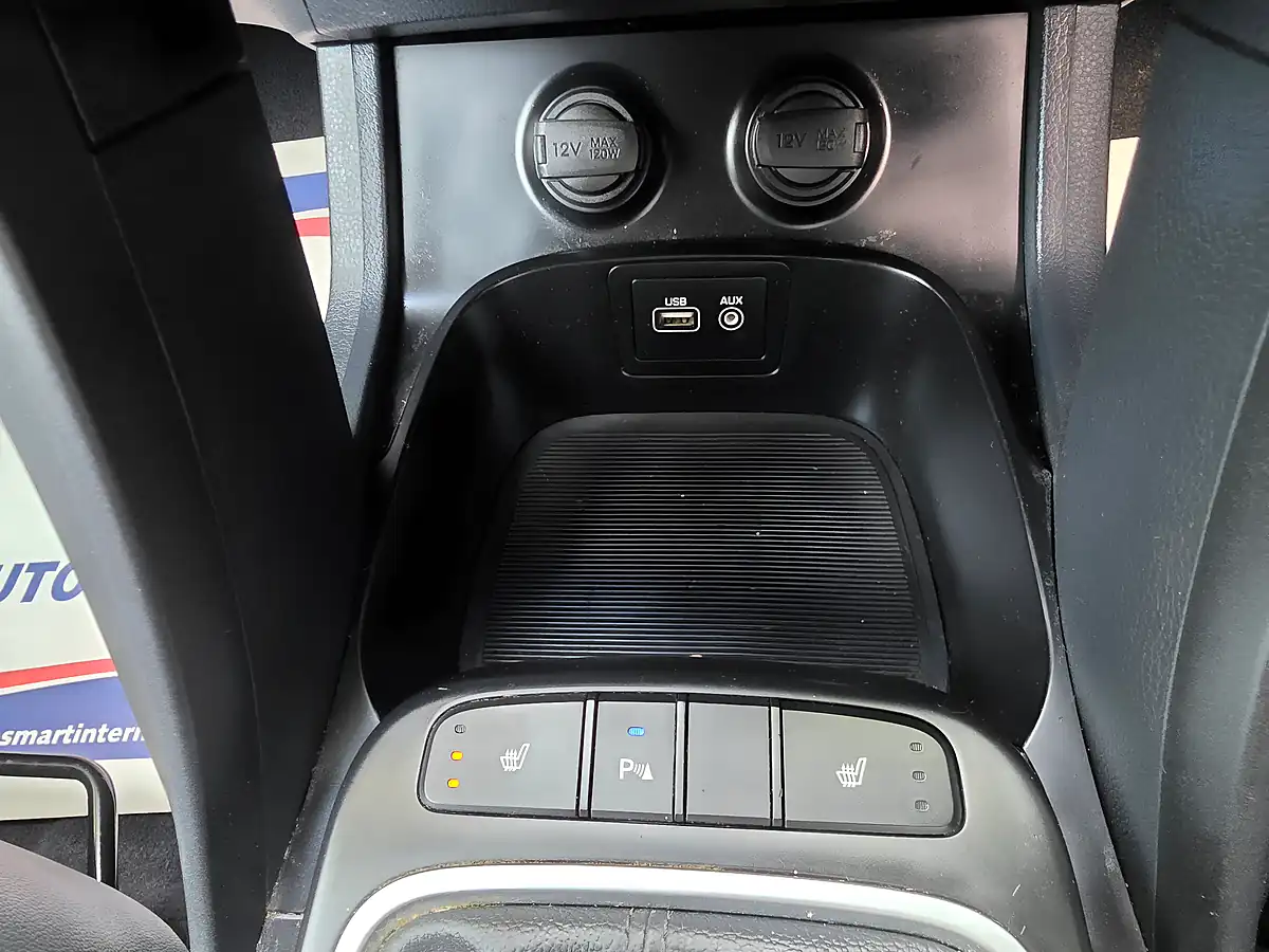Used 2016 Hyundai Santa Fe Premium Black - Interior and Exterior details 15