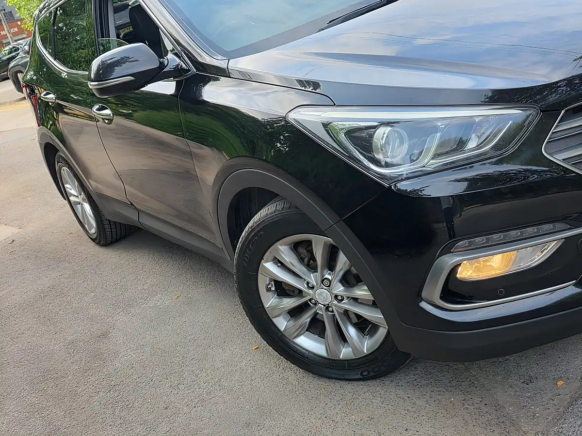 Used 2016 Hyundai Santa Fe Premium Black - Interior and Exterior details 19