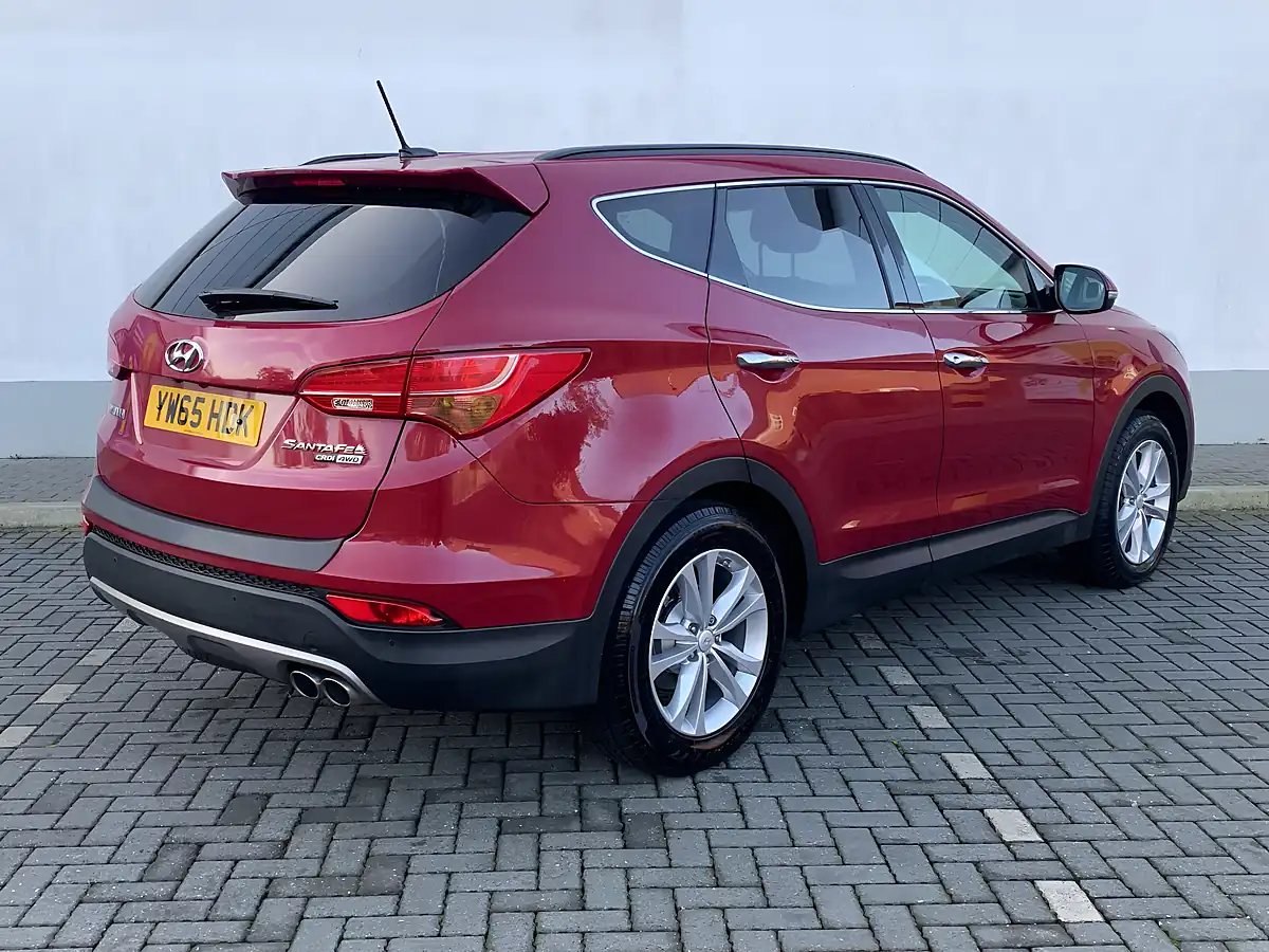 Used 2016 Hyundai Santa Fe Premium Red - Interior and Exterior details 10