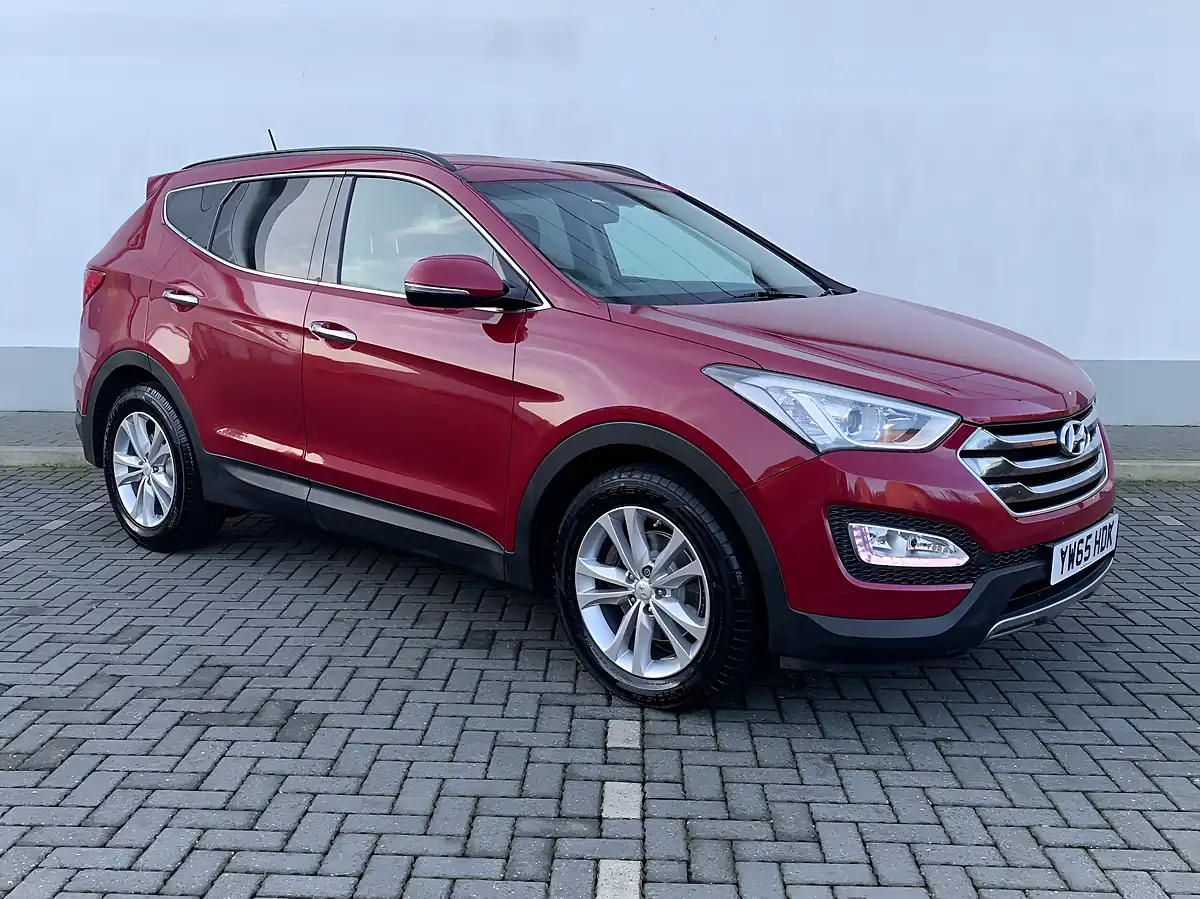 Used 2016 Hyundai Santa Fe Premium Red - Interior and Exterior details 3