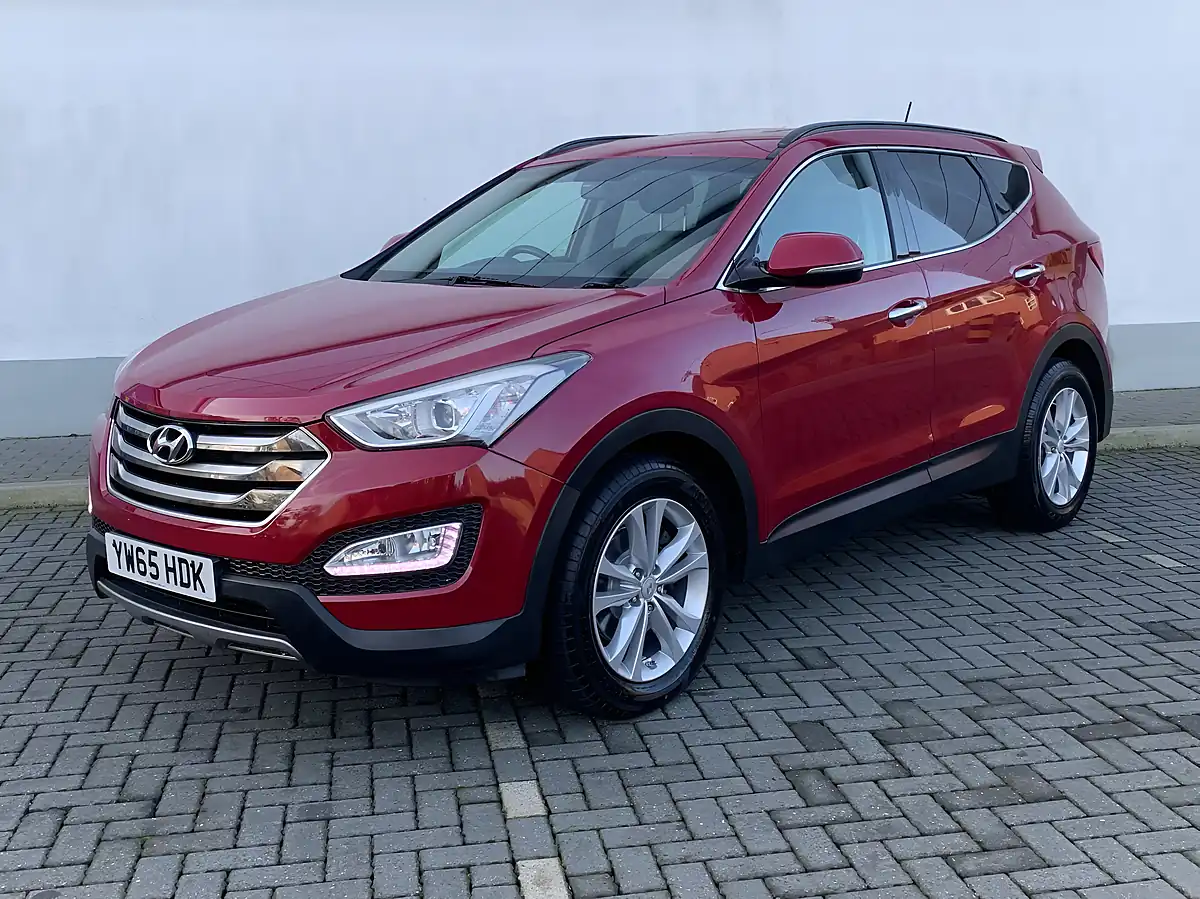 Used 2016 Hyundai Santa Fe Premium Red - Interior and Exterior details 4