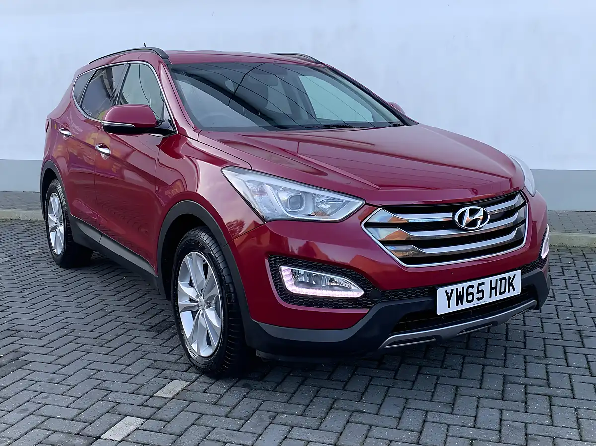Used 2016 Hyundai Santa Fe Premium Red - Interior and Exterior details 6