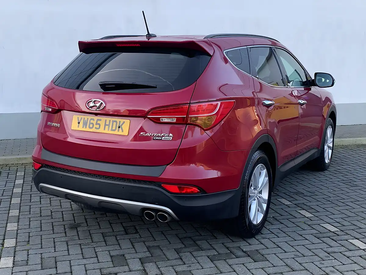 Used 2016 Hyundai Santa Fe Premium Red - Interior and Exterior details 9