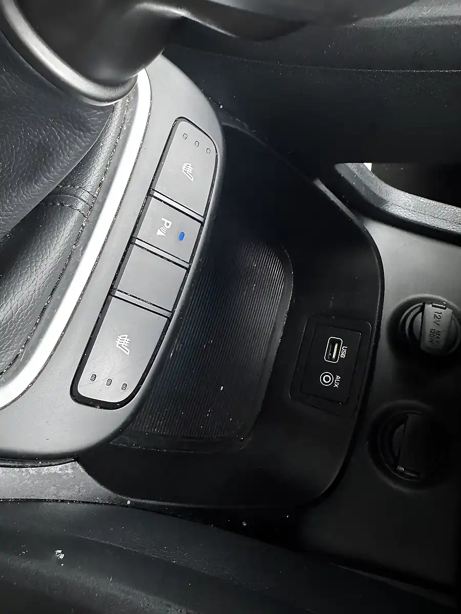 Used 2016 Hyundai Santa Fe Premium White - Interior and Exterior details 16