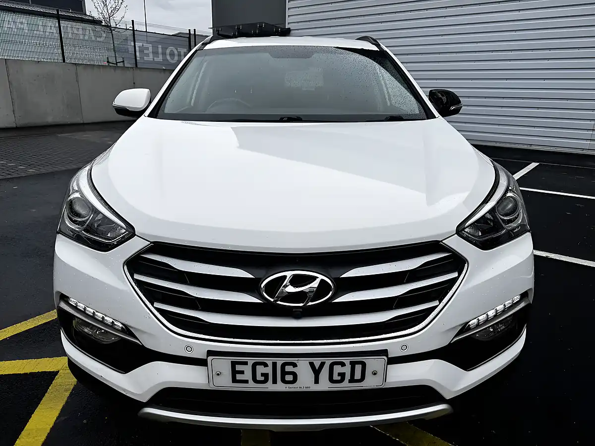 Used 2016 Hyundai Santa Fe Premium White - Interior and Exterior details 3
