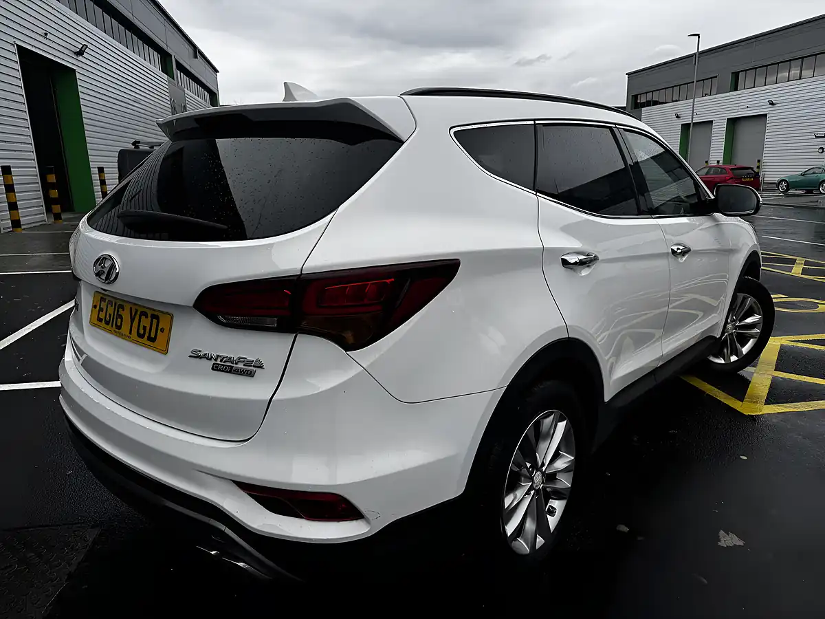Used 2016 Hyundai Santa Fe Premium White - Interior and Exterior details 5