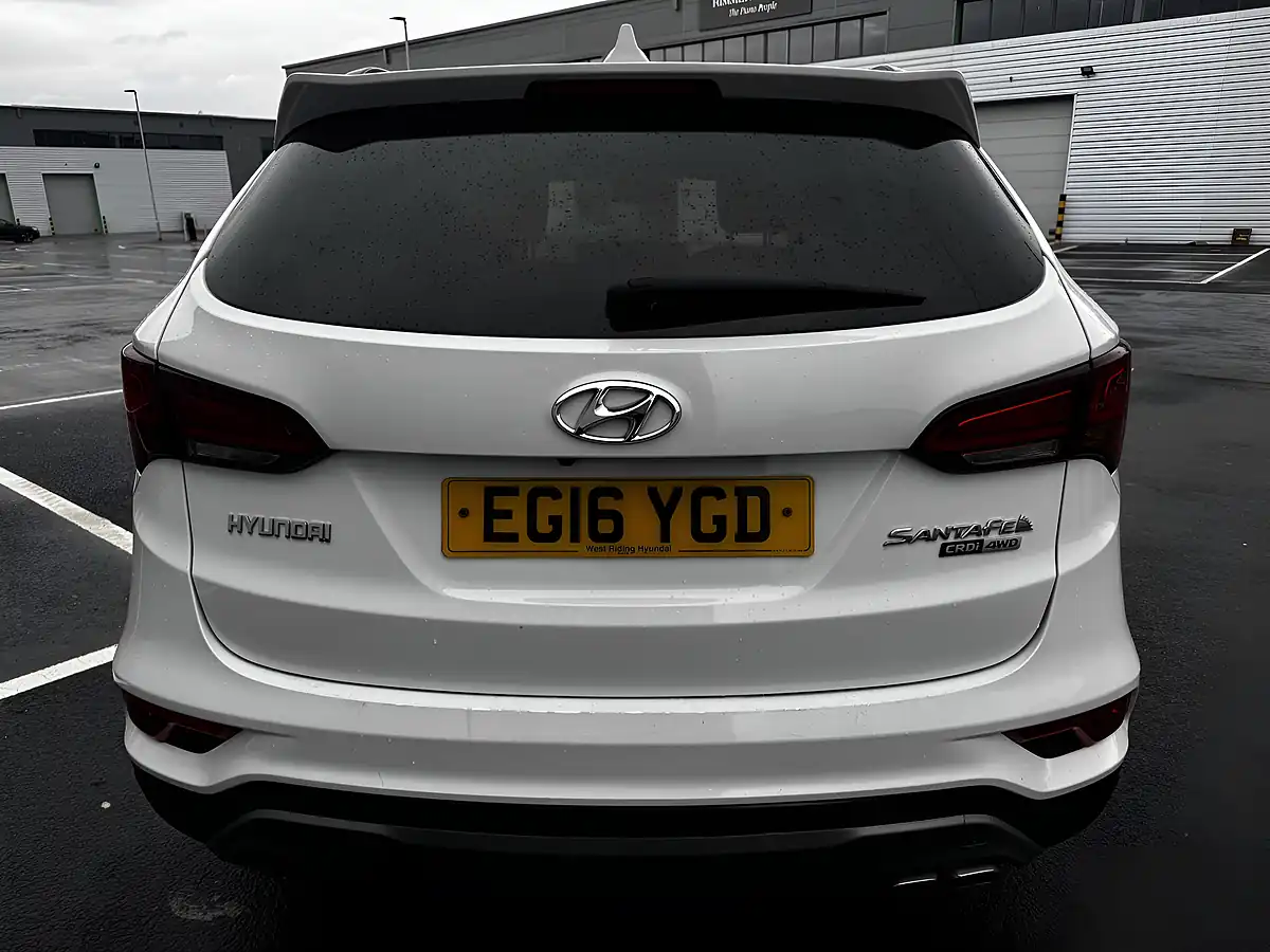 Used 2016 Hyundai Santa Fe Premium White - Interior and Exterior details 6
