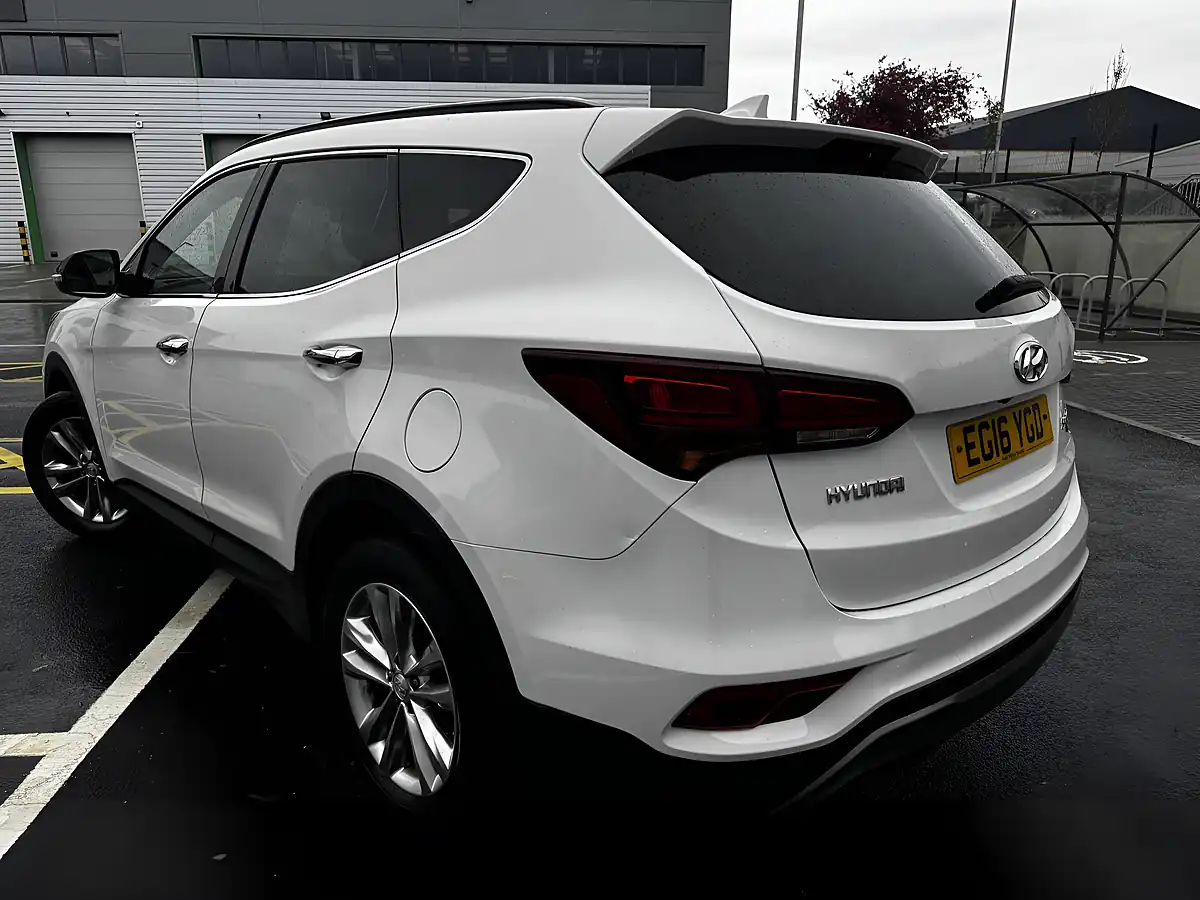 Used 2016 Hyundai Santa Fe Premium White - Interior and Exterior details 7