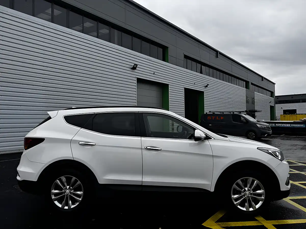 Used 2016 Hyundai Santa Fe Premium White - Interior and Exterior details 8