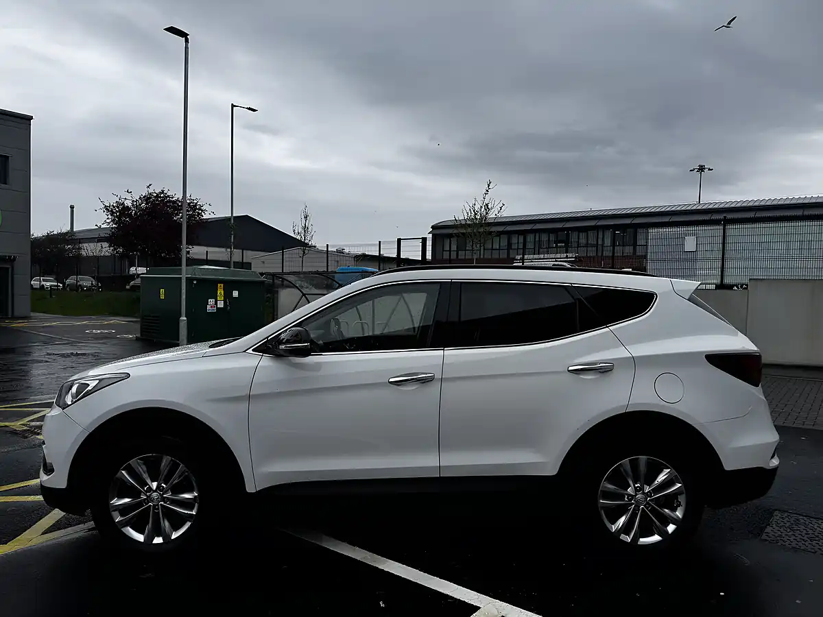 Used 2016 Hyundai Santa Fe Premium White - Interior and Exterior details 9