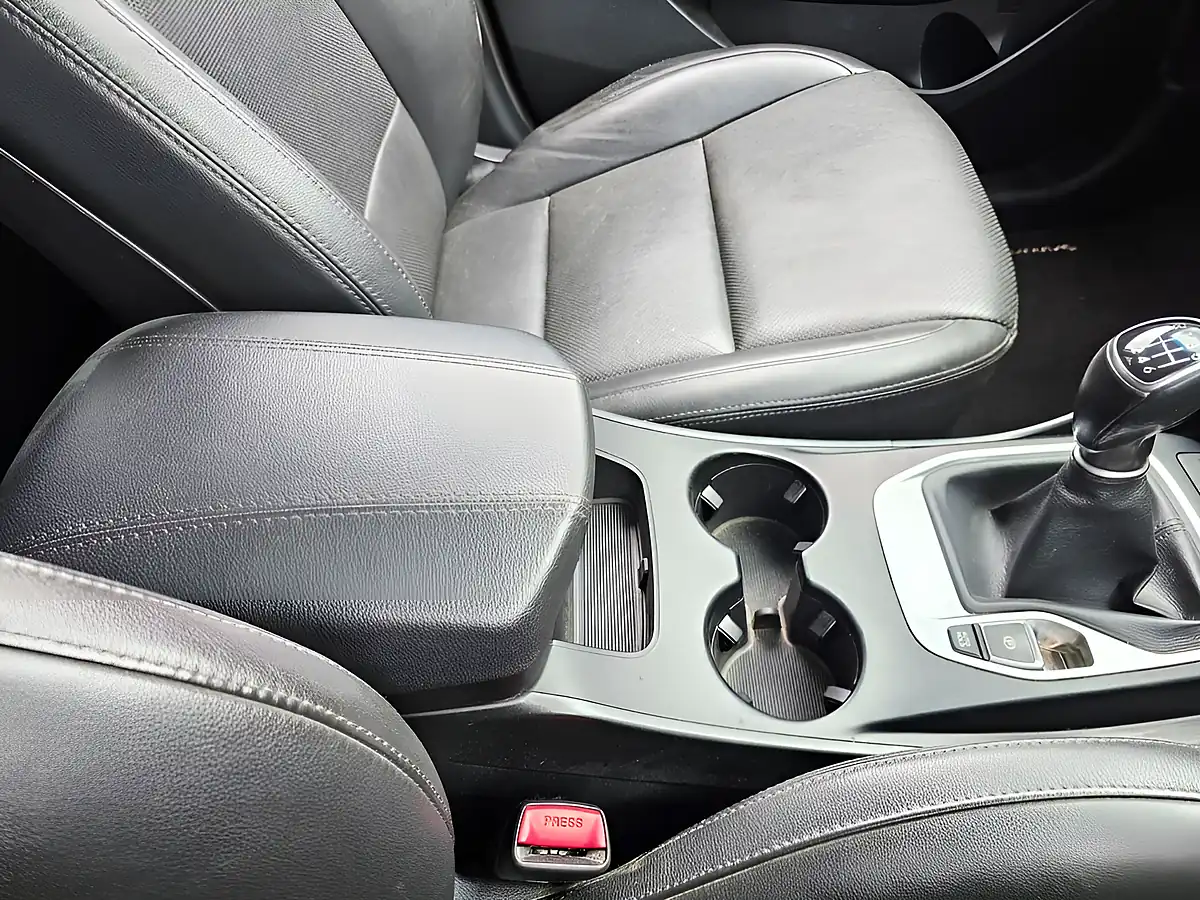 Used 2016 Hyundai Santa Fe Premium White - Interior and Exterior details 14