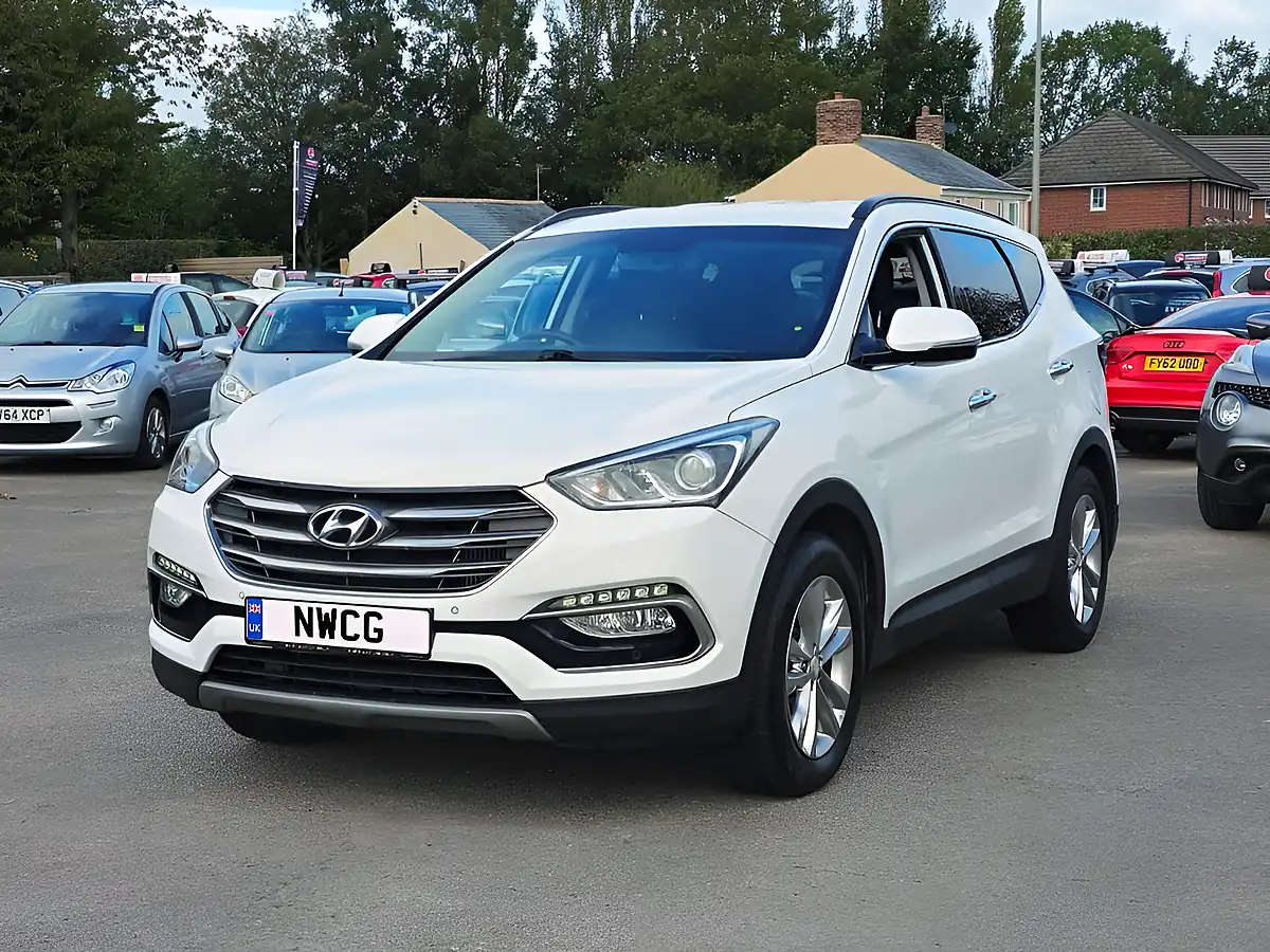 Used 2016 Hyundai Santa Fe Premium White - Interior and Exterior details 5