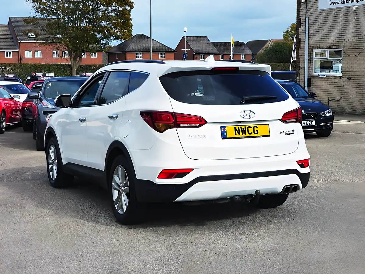 Used 2016 Hyundai Santa Fe Premium White - Interior and Exterior details 7