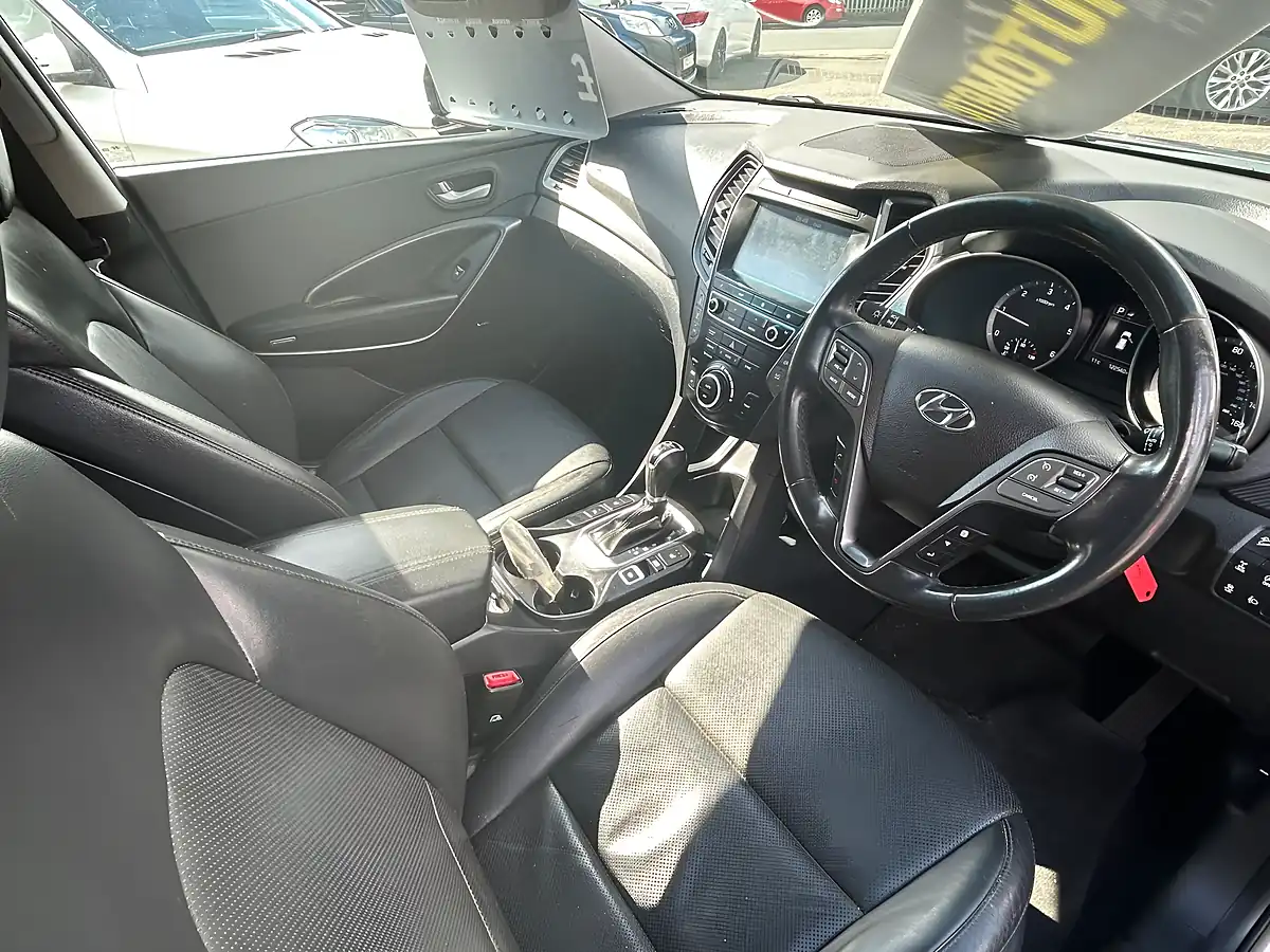 Used 2016 Hyundai Santa Fe Prm Bd Silver - Interior and Exterior details 10