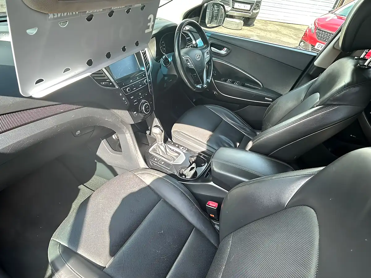 Used 2016 Hyundai Santa Fe Prm Bd Silver - Interior and Exterior details 13