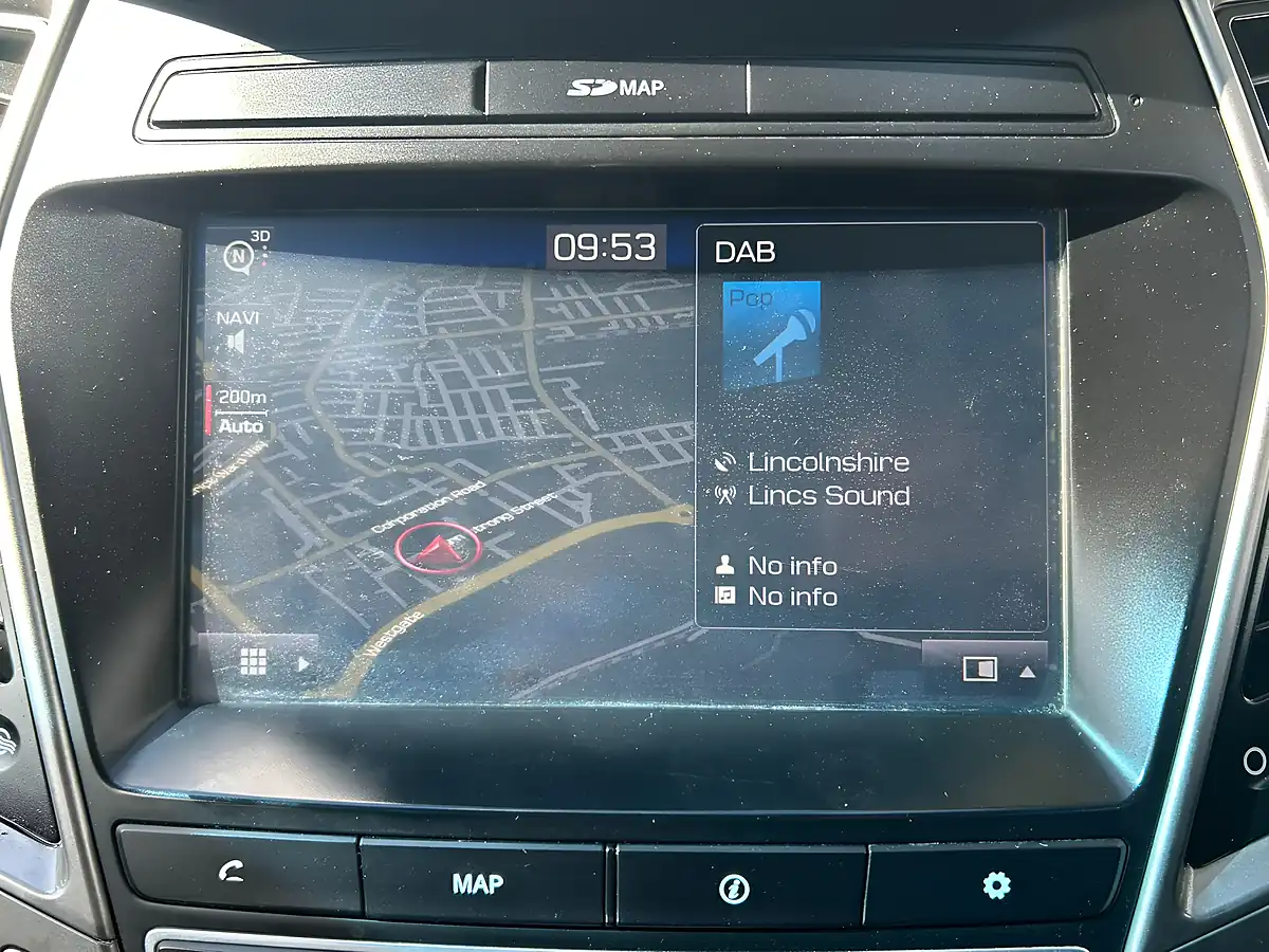 Used 2016 Hyundai Santa Fe Prm Bd Silver - Interior and Exterior details 14