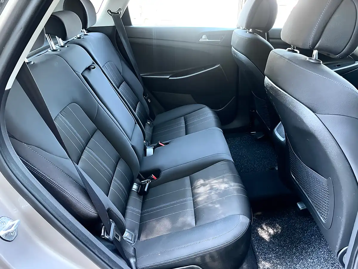 Used 2016 Hyundai Tucson Blue Drive S Beige - Interior and Exterior details 11