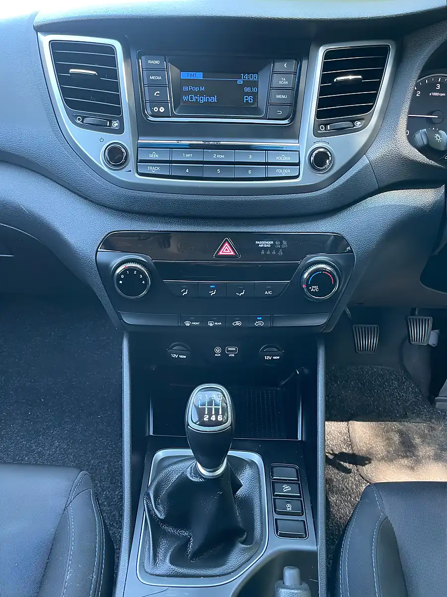 Used 2016 Hyundai Tucson Blue Drive S Beige - Interior and Exterior details 14
