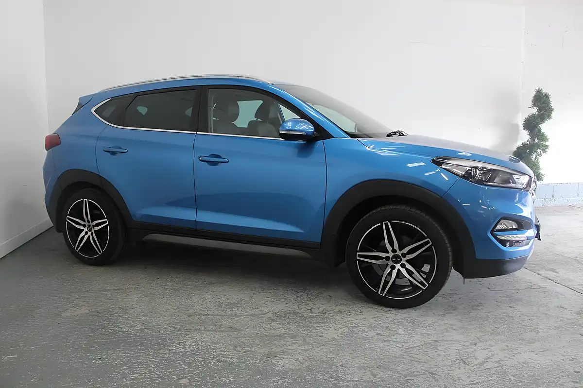 Used 2016 Hyundai Tucson Premium Blue - Interior and Exterior details 3