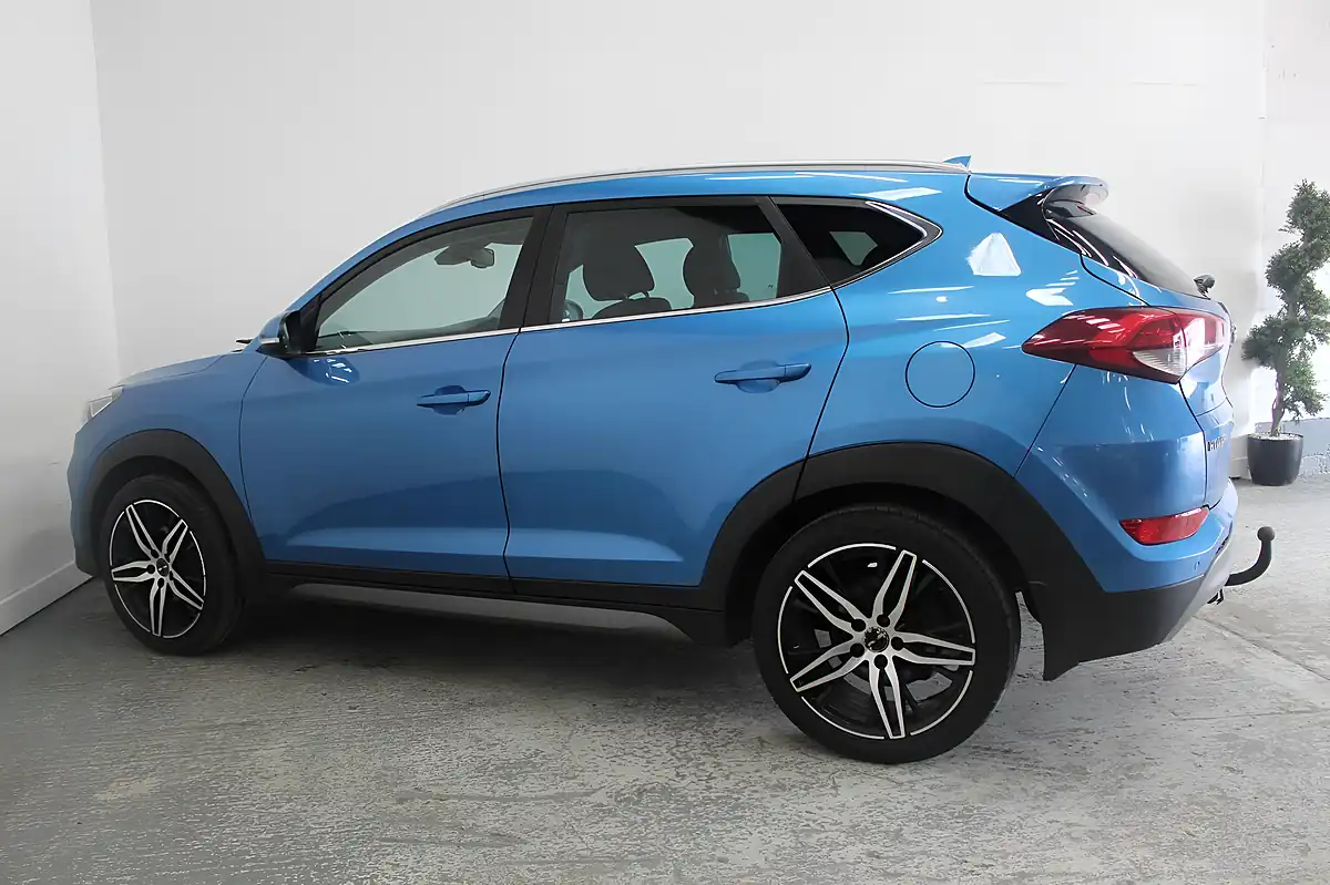Used 2016 Hyundai Tucson Premium Blue - Interior and Exterior details 7