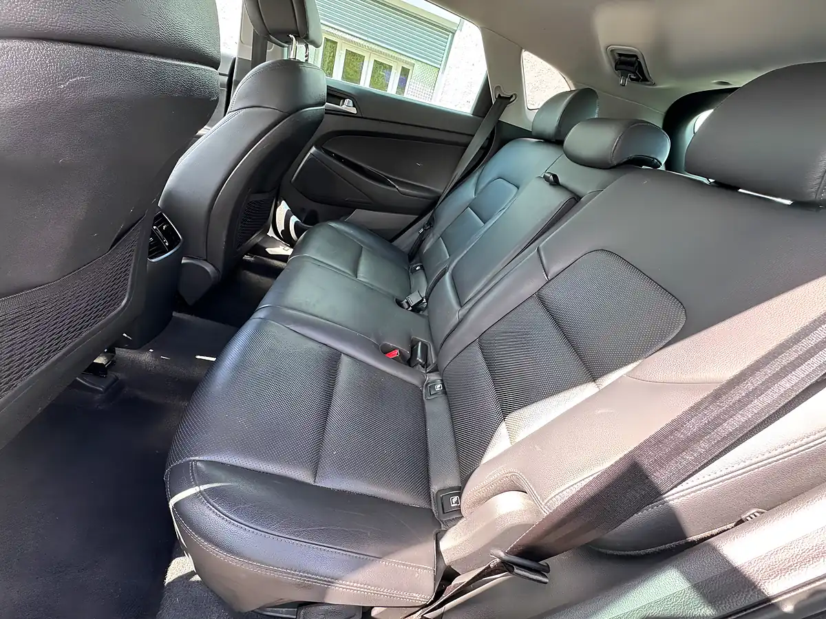 Used 2016 Hyundai Tucson Premium Grey - Interior and Exterior details 6